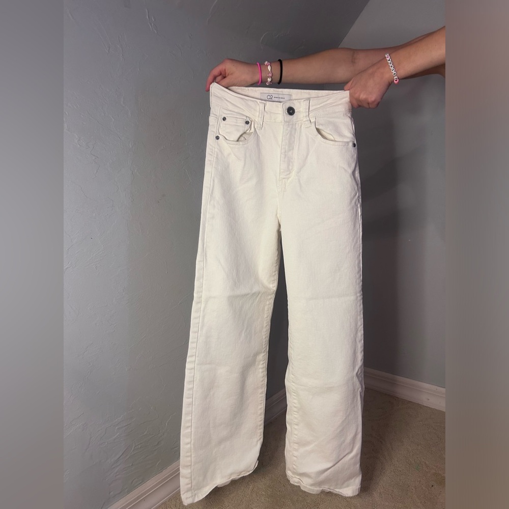 wide leg jeans in white